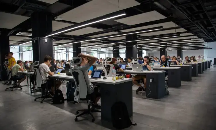 Agent call-center – vorbitor de limba engleză